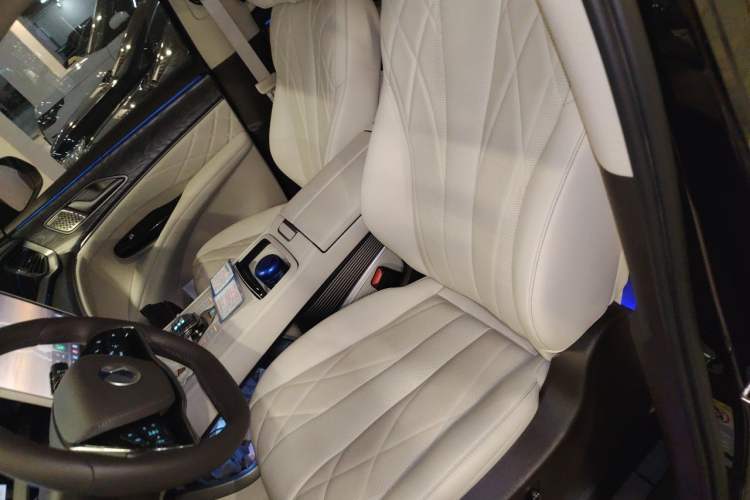 Used Denza D9 2025 DM-i Intelligent Drive 1020 Four-Wheel Drive Prestige Model Left Front Seat