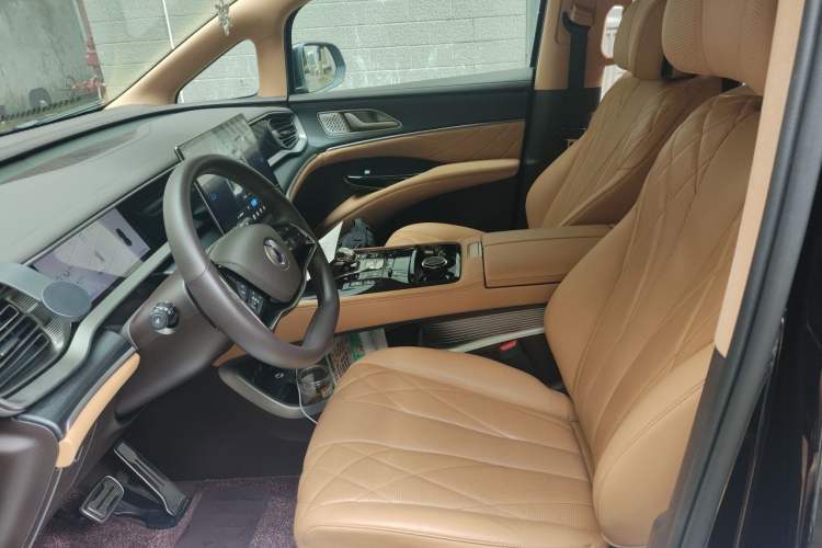 Used Denza D9 2025 DM-i Intelligent Drive 1020 Four-Wheel Drive Flagship Model Left Front Seat