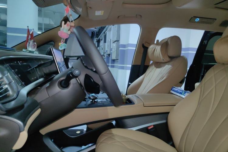 Used Denza D9 2025 Model DM-i Four-Wheel Drive Prestige Edition Left Front Seat