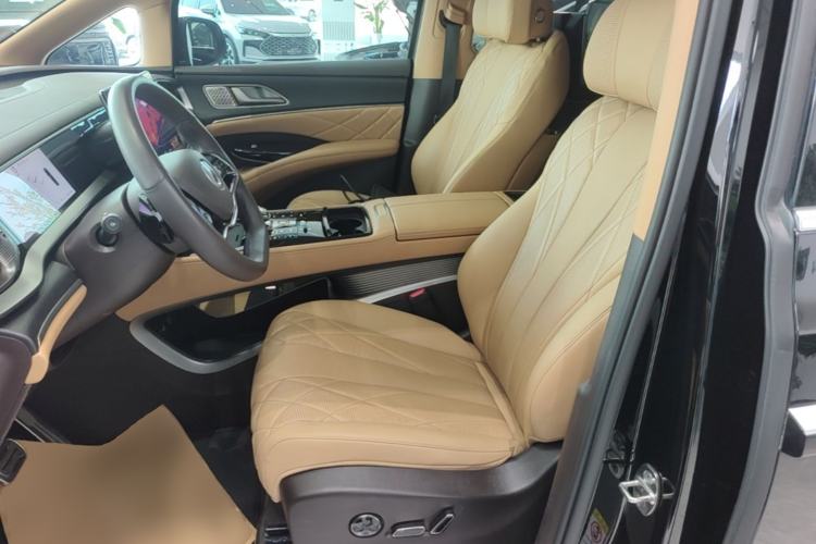 Used Denza D9 2025 DM-i Intelligent Drive 1020 Four-Wheel Drive Flagship Model Left Front Seat