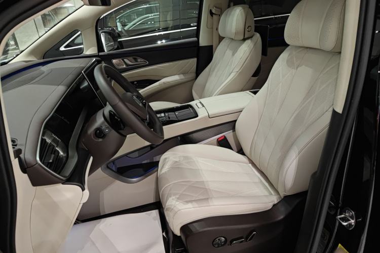 Used Denza D9 2025 DM-i Intelligent Drive 1020 Four-Wheel Drive Flagship Model Left Front Seat