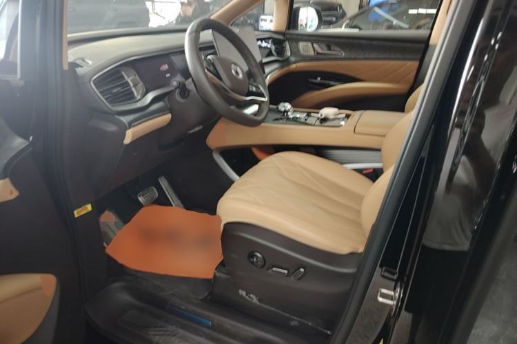 Used Denza D9 2025 DM-i Smart Drive 1020 Four-Wheel Drive Deluxe Model Left Front Seat