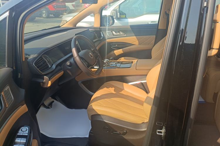 Used Denza D9 2025 DM-i Intelligent Drive 1020 Four-Wheel Drive Flagship Model Left Front Seat
