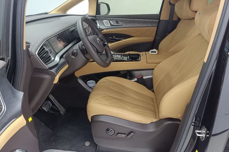 Used Denza D9 2025 DM-i Smart Drive 1020 Four-Wheel Drive Deluxe Model Left Front Seat