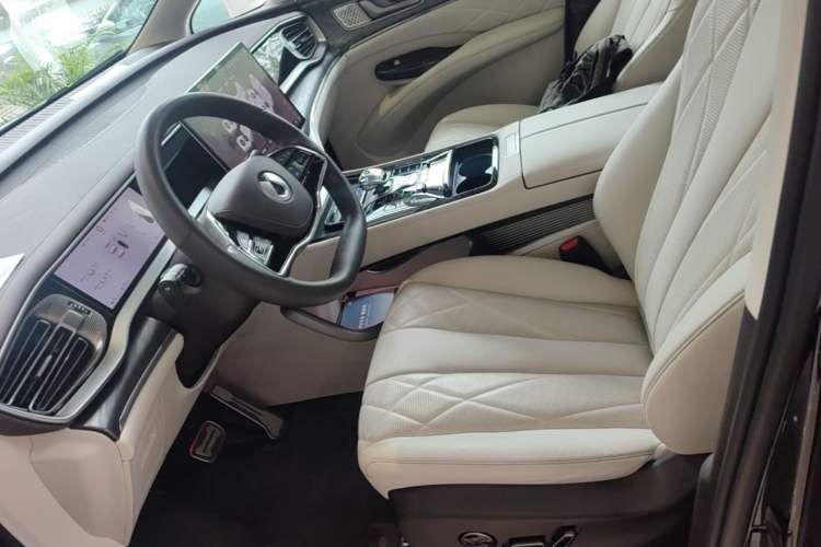 Used Denza D9 2025 DM-i Intelligent Drive 1020 Four-Wheel Drive Prestige Model Left Front Seat