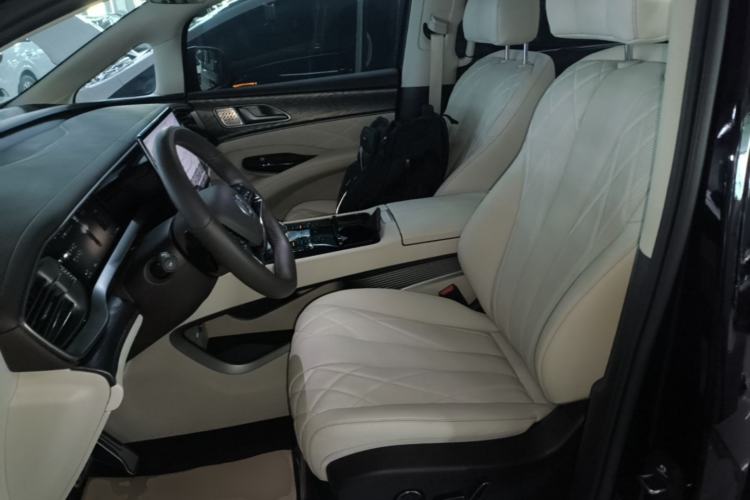 Used Denza D9 2025 Model DM-i Two-Wheel Drive Prestige Edition Left Front Seat