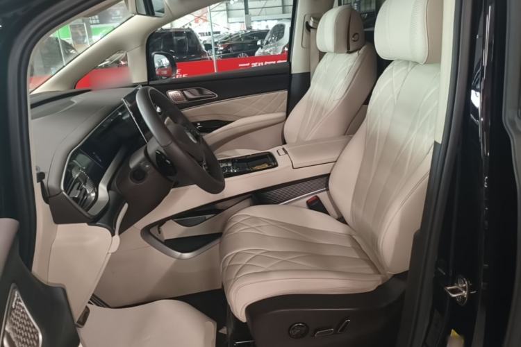 Used Denza D9 2025 DM-i Intelligent Drive 1020 Four-Wheel Drive Flagship Model Left Front Seat