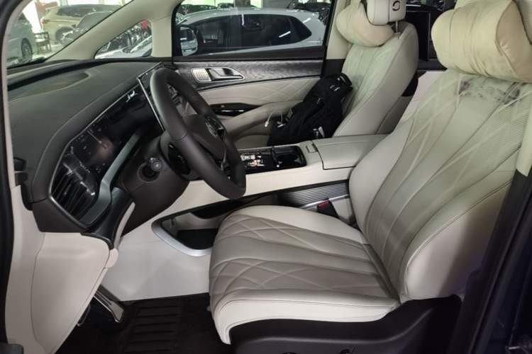 Used Denza D9 2025 DM-i Intelligent Drive 1020 Four-Wheel Drive Prestige Model Left Front Seat