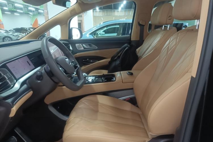 Used Denza D9 2025 DM-i Intelligent Drive 1020 Four-Wheel Drive Flagship Model Left Front Seat