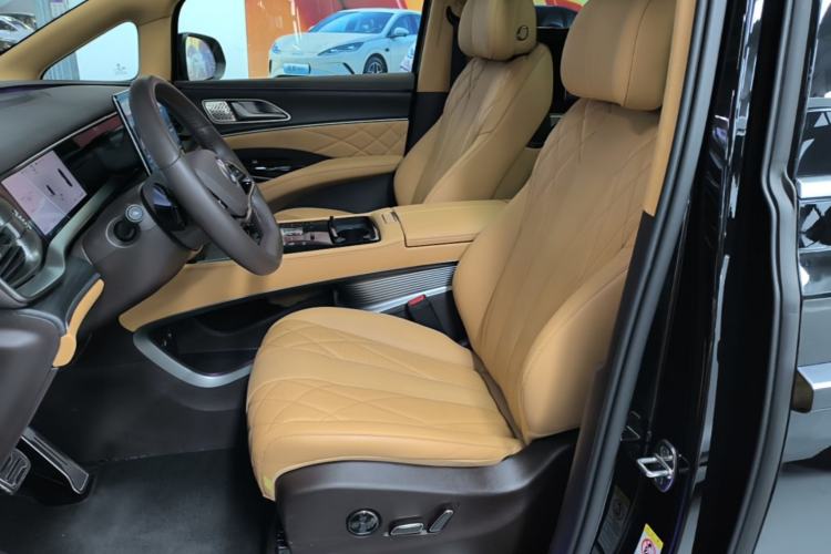 Used Denza D9 2025 DM-i Intelligent Drive 1020 Four-Wheel Drive Flagship Model Left Front Seat