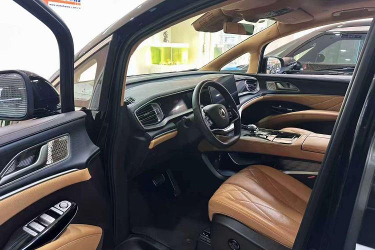 Used Denza D9 2025 DM-i Intelligent Drive 1020 Four-Wheel Drive Flagship Model Left Front Seat