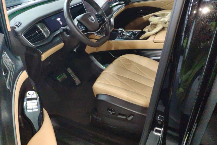 Used Denza D9 2025 DM-i Intelligent Drive 1020 Four-Wheel Drive Prestige Model Left Front Seat