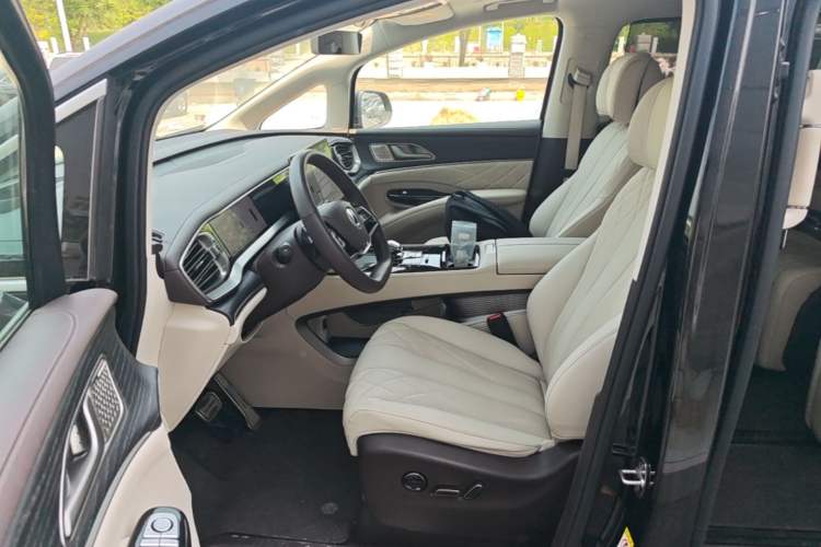 Used Denza D9 2025 DM-i Intelligent Drive 1020 Four-Wheel Drive Flagship Model Left Front Seat