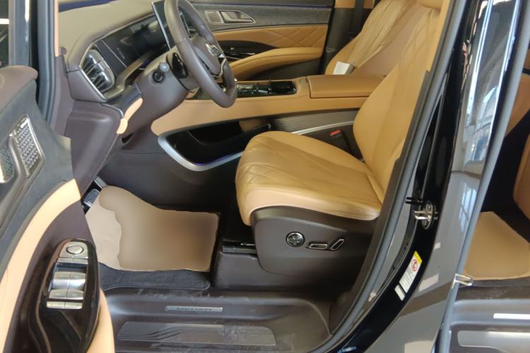 Used Denza D9 2025 DM-i Smart Drive 1020 Four-Wheel Drive Deluxe Model Left Front Seat
