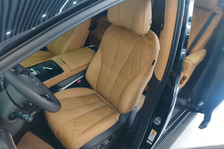 Used Denza D9 2025 DM-i Intelligent Drive 1020 Four-Wheel Drive Prestige Model Left Front Seat