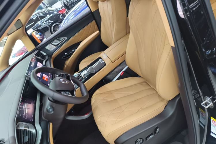 Used Denza D9 2025 DM-i Intelligent Drive 1020 Four-Wheel Drive Flagship Model Left Front Seat