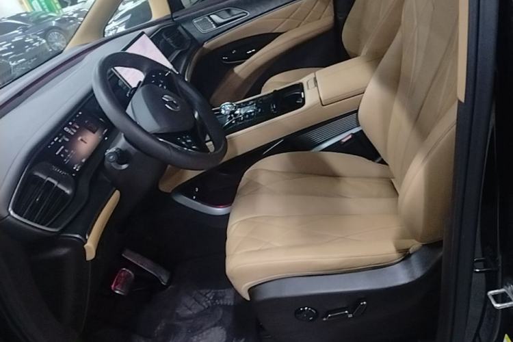 Used Denza D9 2025 DM-i Intelligent Drive 1020 Four-Wheel Drive Prestige Model Left Front Seat