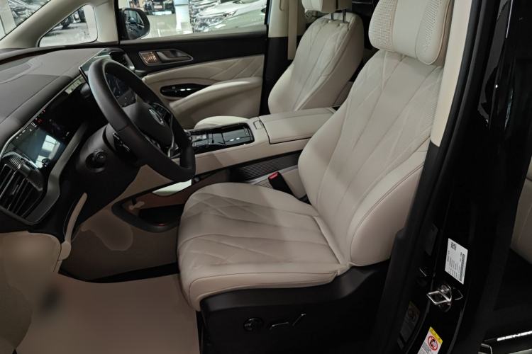 Used Denza D9 2025 DM-i Intelligent Drive 1020 Four-Wheel Drive Flagship Model Left Front Seat