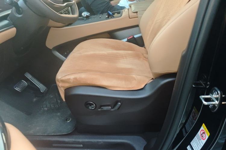Used Denza D9 2025 DM-i Smart Drive 1020 Four-Wheel Drive Deluxe Model Left Front Seat