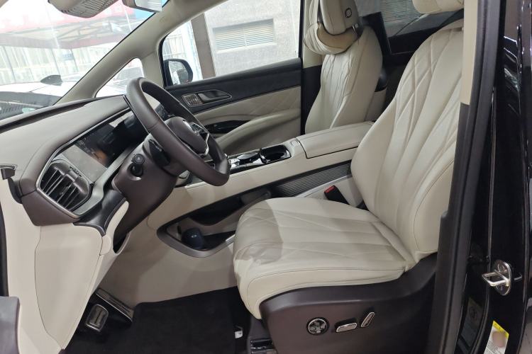 Used Denza D9 2025 DM-i Intelligent Drive 1020 Four-Wheel Drive Prestige Model Left Front Seat