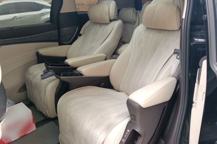 Used Denza D9 2025 DM-i Smart Drive 1020 Four-Wheel Drive Deluxe Model Left Rear Seat