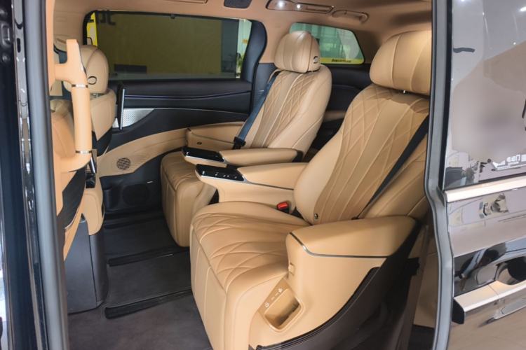 Used Denza D9 2025 DM-i Intelligent Drive 1020 Four-Wheel Drive Flagship Model Left Rear Seat