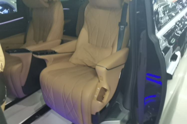 Used Denza D9 2025 Model DM-i Four-Wheel Drive Prestige Edition Left Rear Seat
