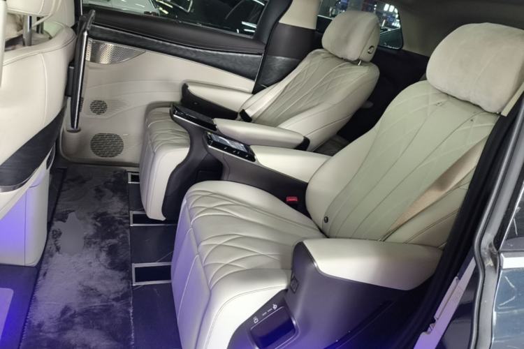 Used Denza D9 2025 DM-i Intelligent Drive 1020 Four-Wheel Drive Prestige Model Left Rear Seat