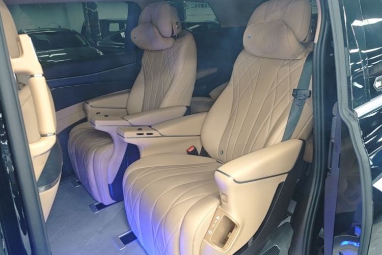 Used Denza D9 2025 DM-i Smart Drive 1100 Luxury Model Left Rear Seat