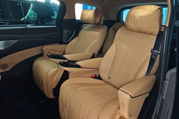 Used Denza D9 2025 DM-i Smart Drive 1020 Four-Wheel Drive Deluxe Model Left Rear Seat