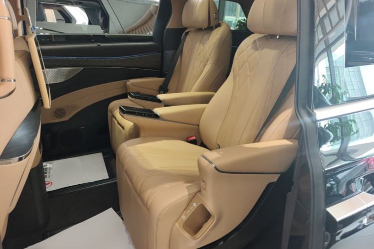Used Denza D9 2025 DM-i Smart Drive 1020 Four-Wheel Drive Premium Model Left Rear Seat