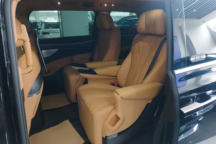 Used Denza D9 2025 DM-i Intelligent Drive 1020 Four-Wheel Drive Prestige Model Left Rear Seat