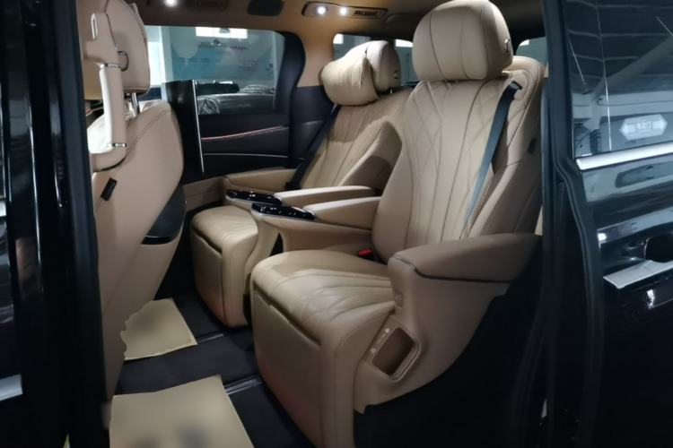 Used Denza D9 2025 DM-i Intelligent Drive 1020 Four-Wheel Drive Prestige Model Left Rear Seat