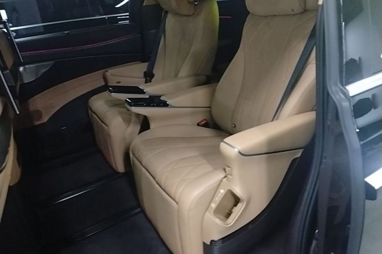 Used Denza D9 2025 DM-i Intelligent Drive 1020 Four-Wheel Drive Prestige Model Left Rear Seat