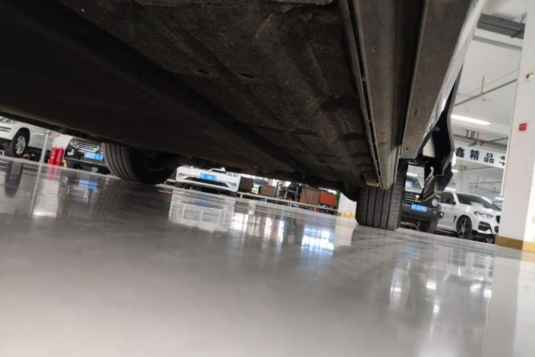 Used Denza D9 2025 DM-i Smart Drive 1020 Four-Wheel Drive Premium Model Left Side Sill