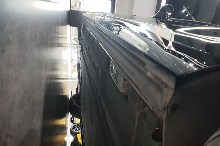 Used Denza D9 2025 DM-i Intelligent Drive 1020 Four-Wheel Drive Prestige Model Left Side Sill