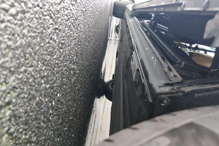 Used Denza D9 2025 DM-i Smart Drive 1020 Four-Wheel Drive Deluxe Model Left Side Sill