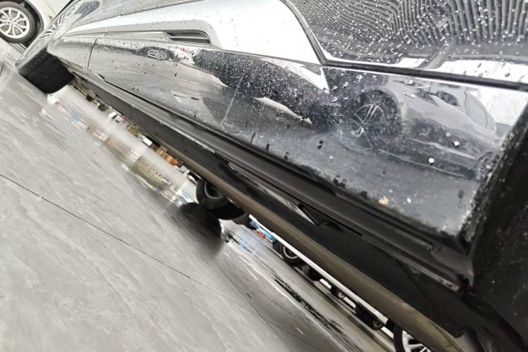 Used Denza D9 2025 DM-i Intelligent Drive 1020 Four-Wheel Drive Prestige Model Left Side Sill