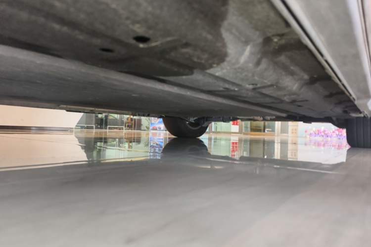 Used Denza D9 2025 DM-i Intelligent Drive 1020 Four-Wheel Drive Flagship Model Left Side Sill