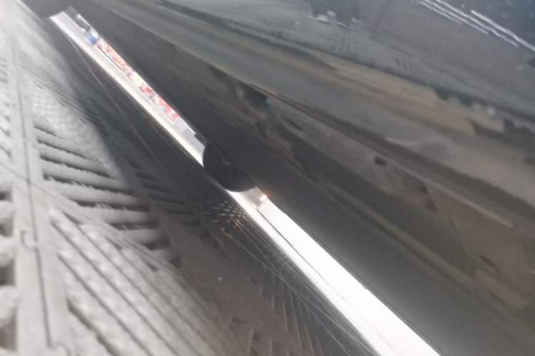 Used Denza D9 2025 Model EV Two-Wheel Drive Prestige Edition Left Side Sill