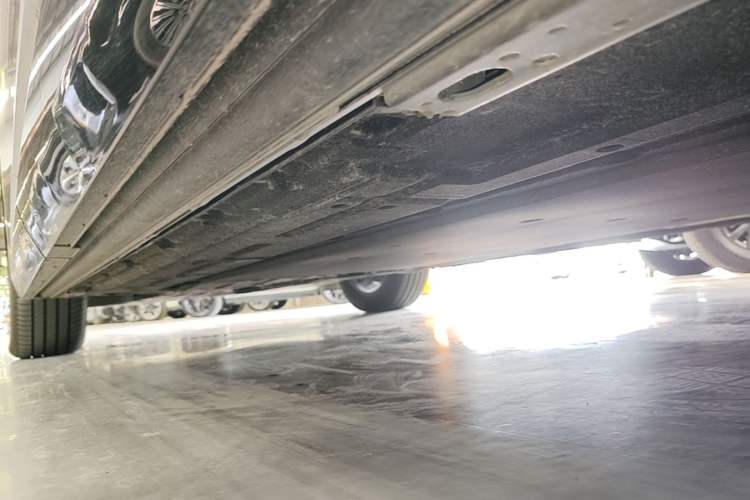 Used Denza D9 2025 Model DM-i Four-Wheel Drive Prestige Edition Left Side Sill