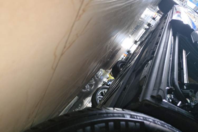 Used Denza D9 2025 DM-i Intelligent Drive 1020 Four-Wheel Drive Prestige Model Left Side Sill