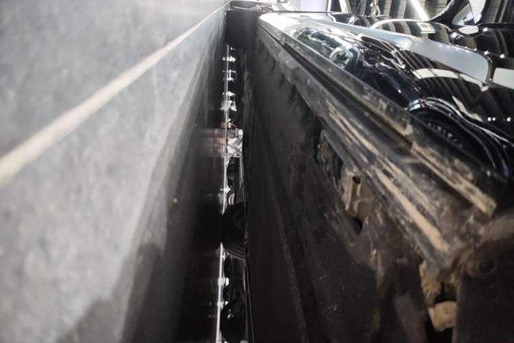 Used Denza D9 2025 DM-i Intelligent Drive 1020 Four-Wheel Drive Flagship Model Left Side Sill