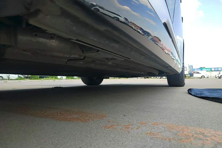 Used Denza D9 2025 DM-i Intelligent Drive 1020 Four-Wheel Drive Prestige Model Left Side Sill