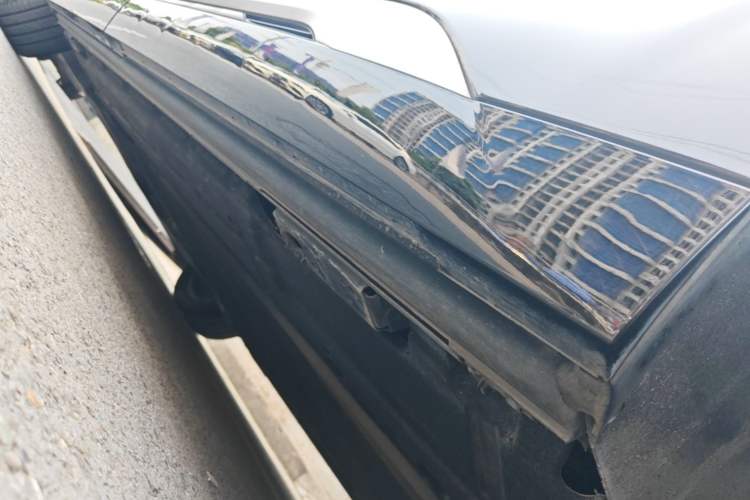 Used Denza D9 2025 DM-i Intelligent Drive 1020 Four-Wheel Drive Prestige Model Left Side Sill