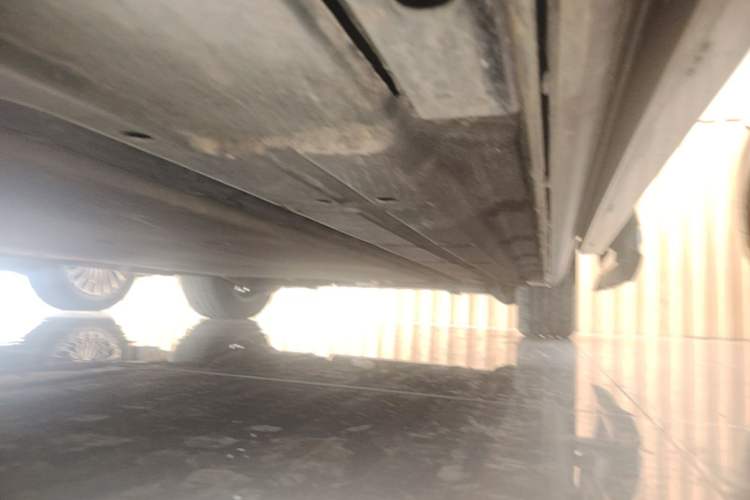 Used Denza D9 2025 DM-i Intelligent Drive 1020 Four-Wheel Drive Prestige Model Left Side Sill