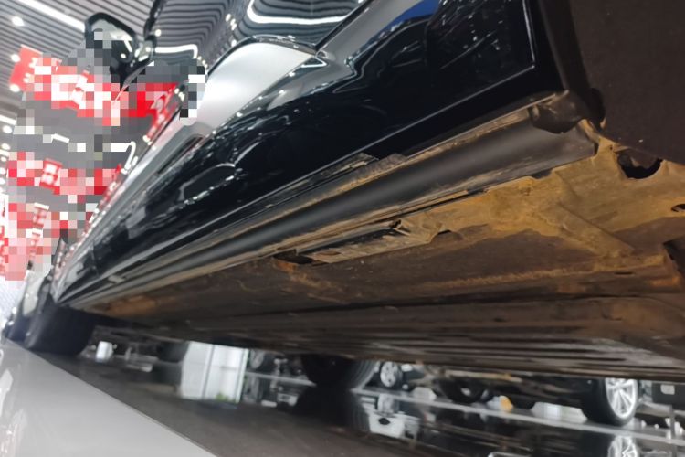Used Denza D9 2025 DM-i Intelligent Drive 1020 Four-Wheel Drive Prestige Model Left Side Sill