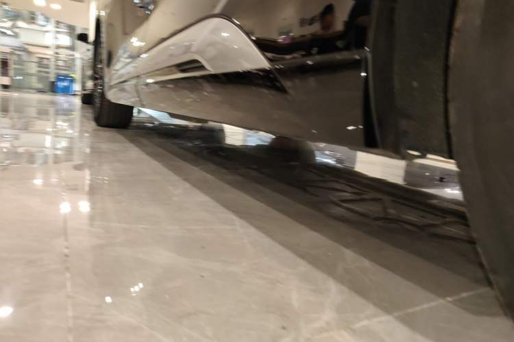 Used Denza D9 2025 DM-i Intelligent Drive 1020 Four-Wheel Drive Flagship Model Left Side Sill