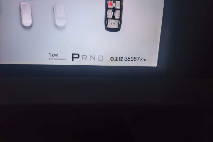 Used Denza D9 2025 DM-i Intelligent Drive 1020 Four-Wheel Drive Prestige Model Odometer Close Up