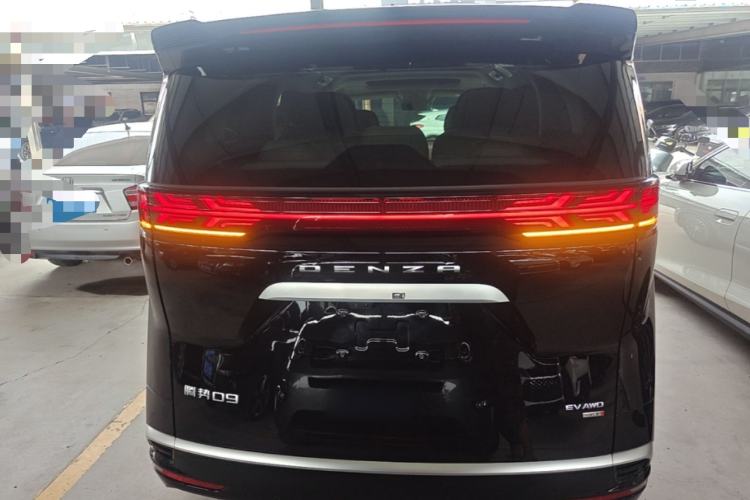 Used Denza D9 2025 EV Intelligent Driving Edition 600 Four-Wheel Drive Flagship Model Rear